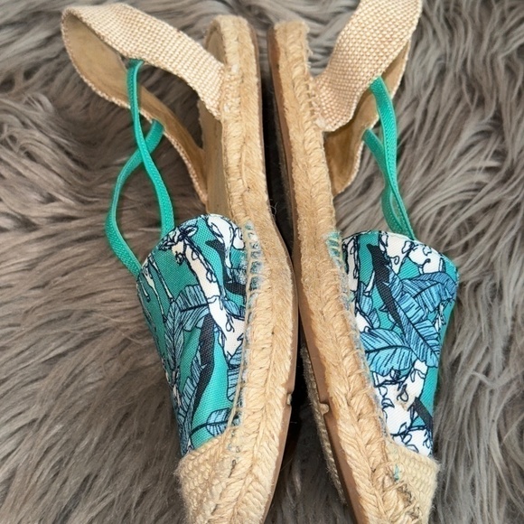 EUC Talbots Ivy Canvas Espadrille Flats in Jungle Botanical Size 6.5 - Picture 4 of 9